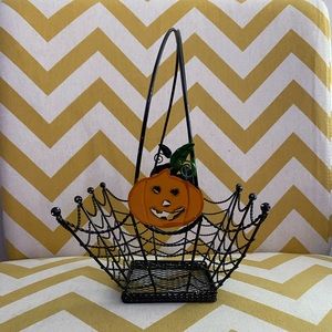 Halloween black wire spiderweb basket